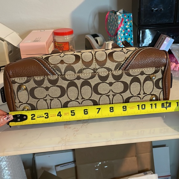 Sold! Coach Vintage Hampton Purse - Picture 14 of 17